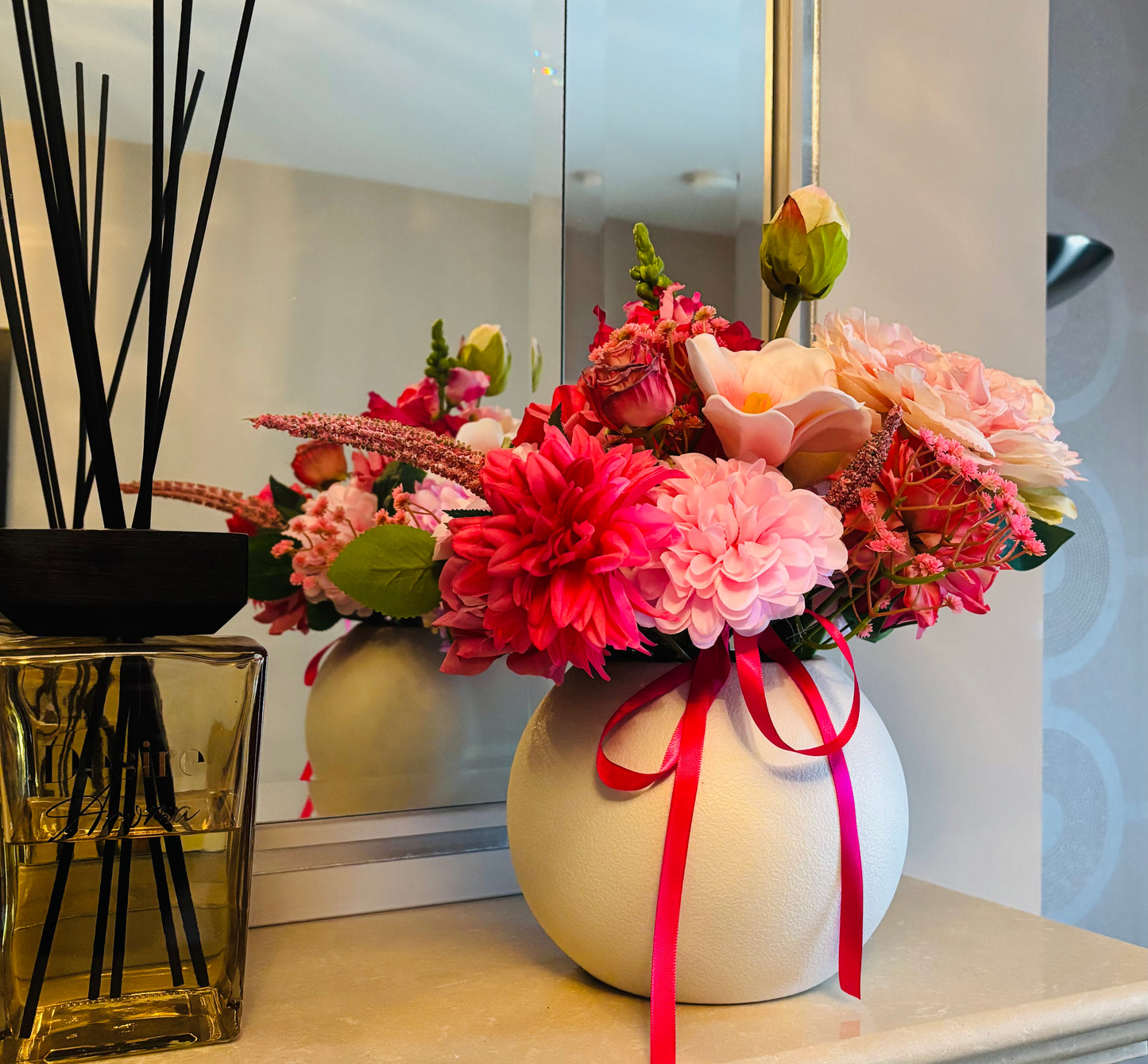Pink bouquet in round vase