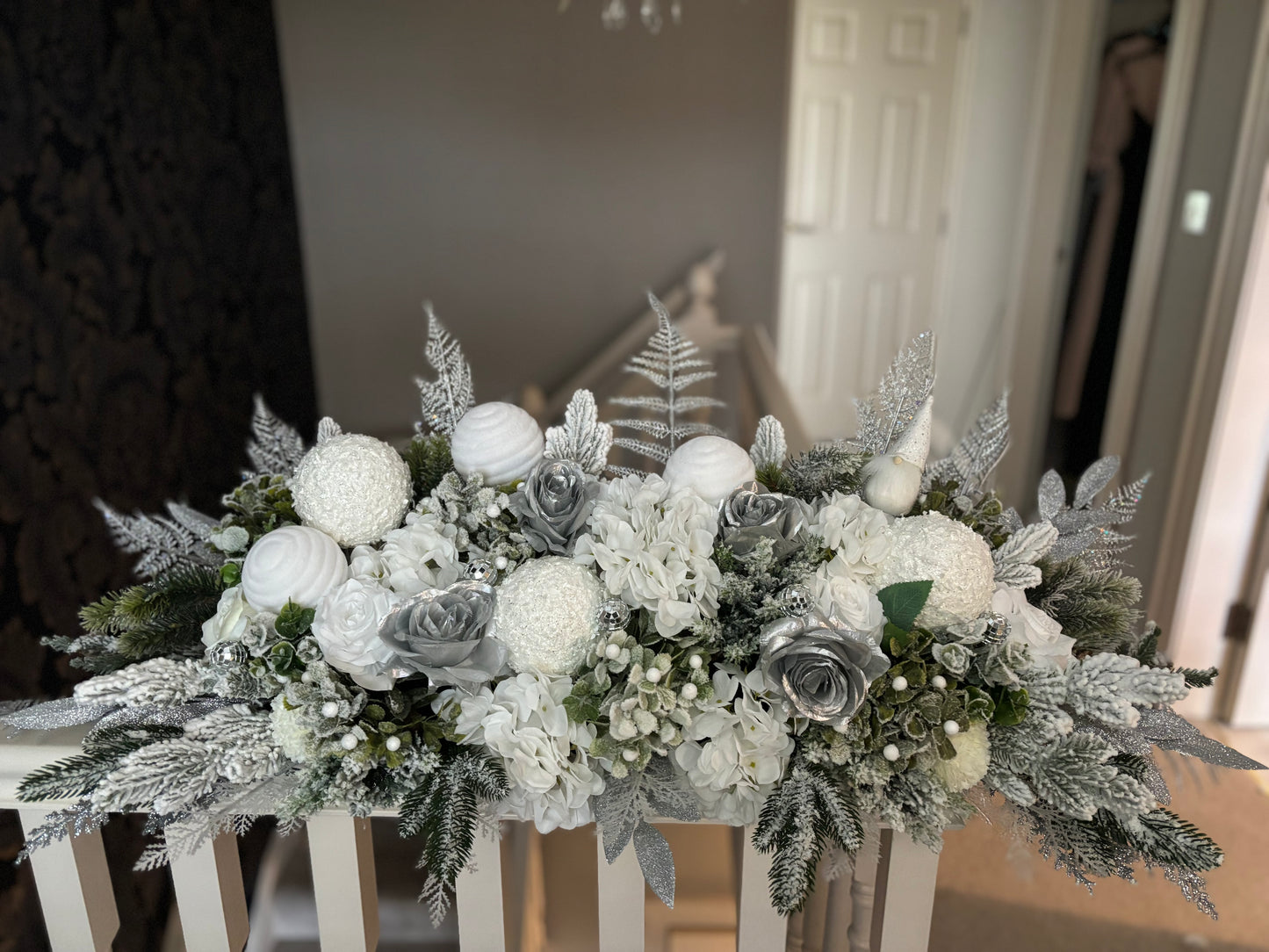 Winter Wonderland Mantle Display (100cm) *ONLY 2 available*